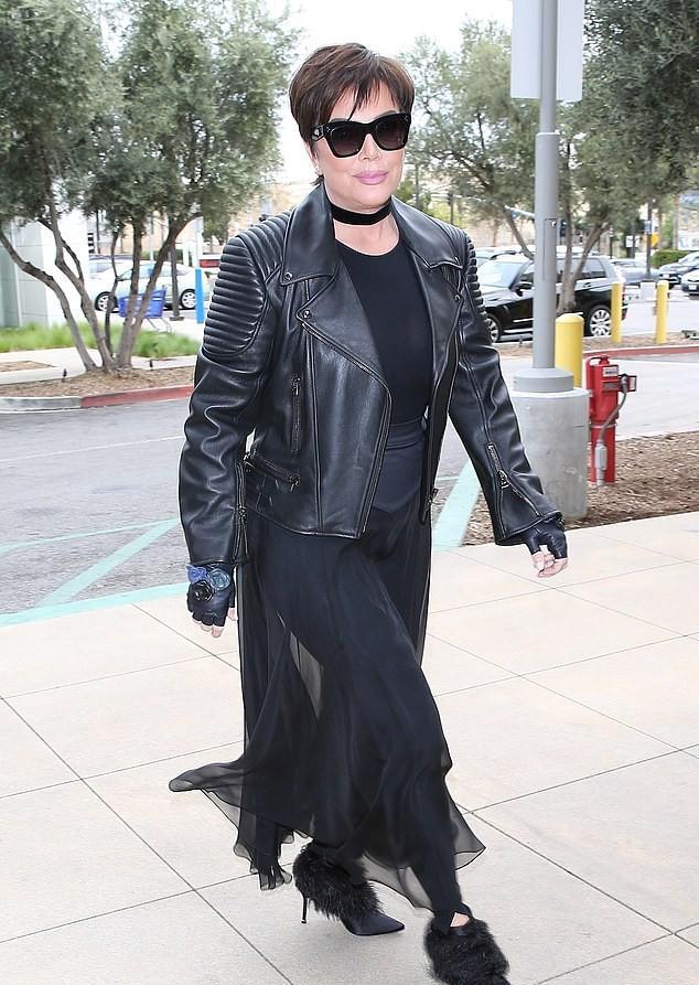 穿衣风格不像传统大妈一样保守,看看克丽丝·金纳这身造型就知道了!