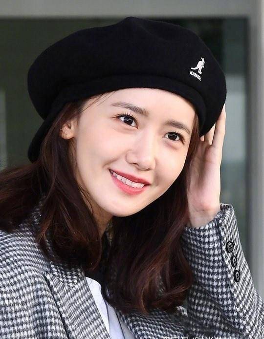 林允儿和郑秀妍比穿西装,一个气质少女,一个霸道总裁,不分伯仲_黑色