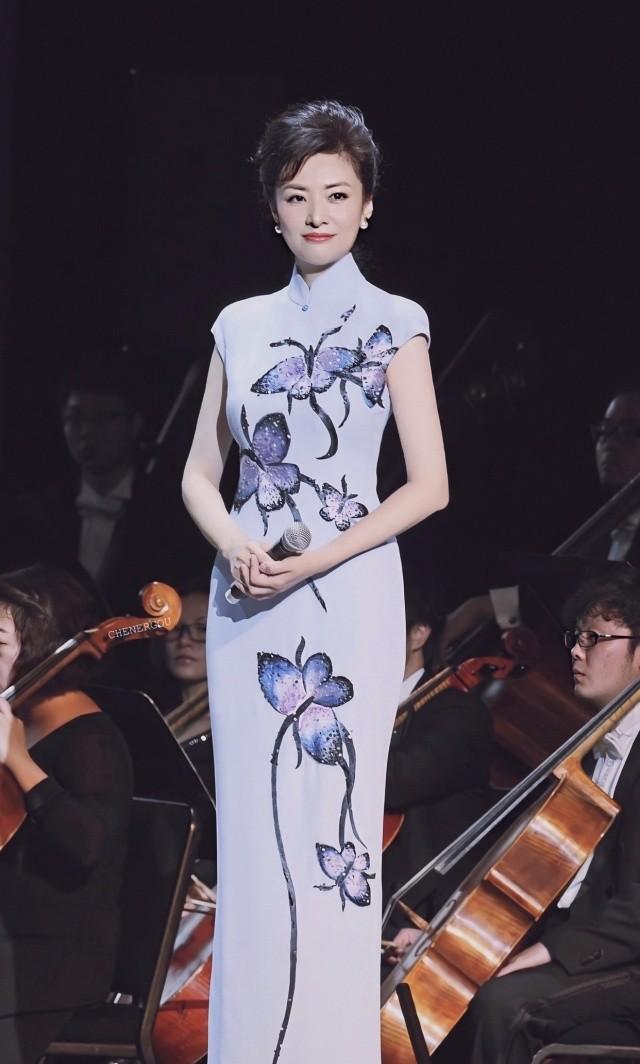 67被认真打扮得周涛惊艳了!