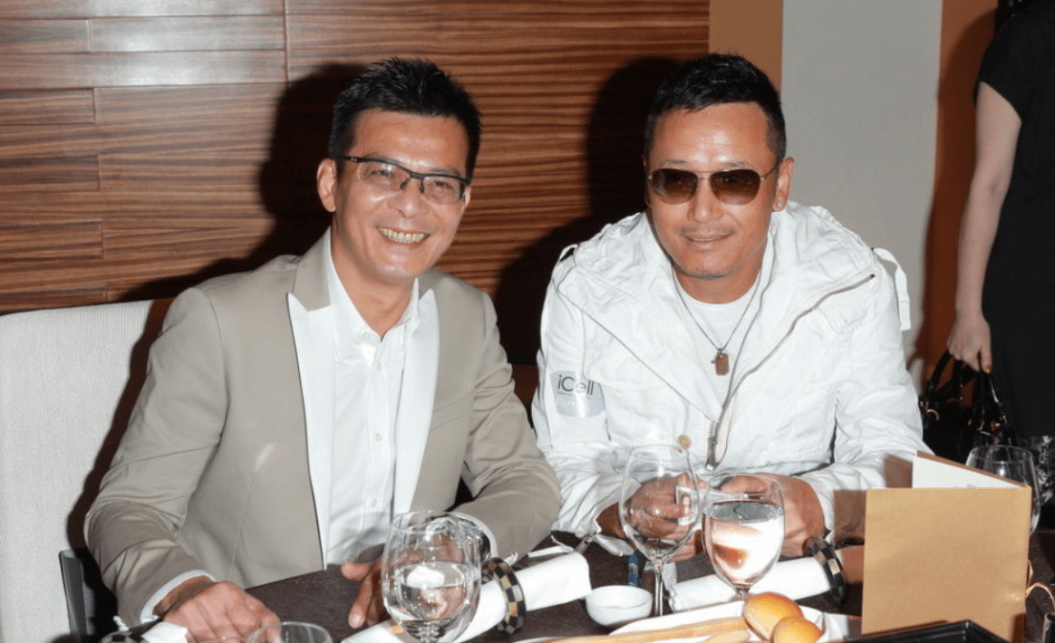 81岁老戏骨庆生好热闹,67岁周润发老态尽显,黄日华留长发好憔悴