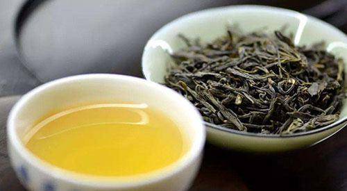 绿茶深受大众喜爱，它和黄茶都是寒性茶，二者有何差别？