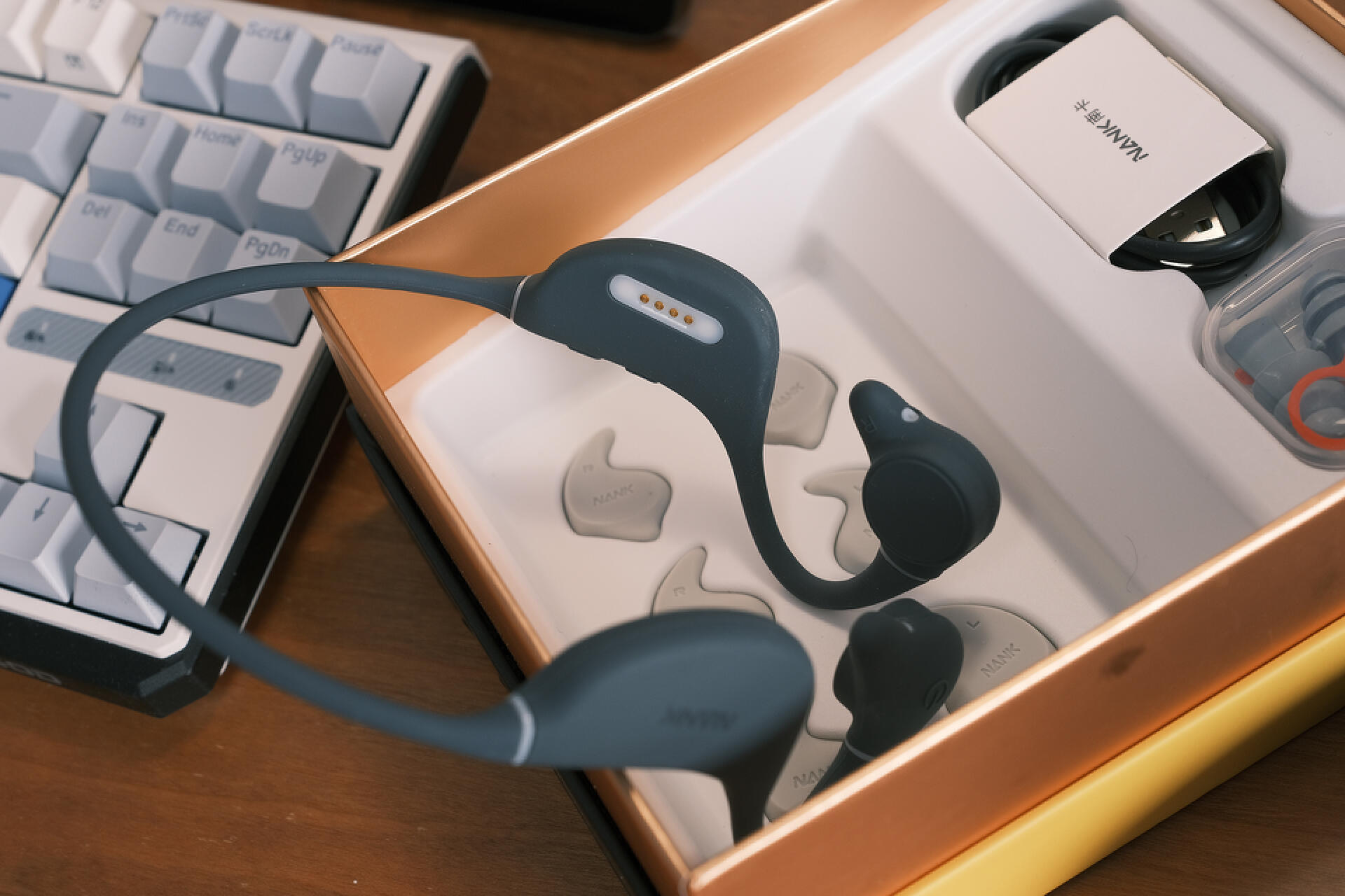 全震指向性发声，南卡Runner Pro4骨传导耳机，蓝牙5.3，劲爆低频