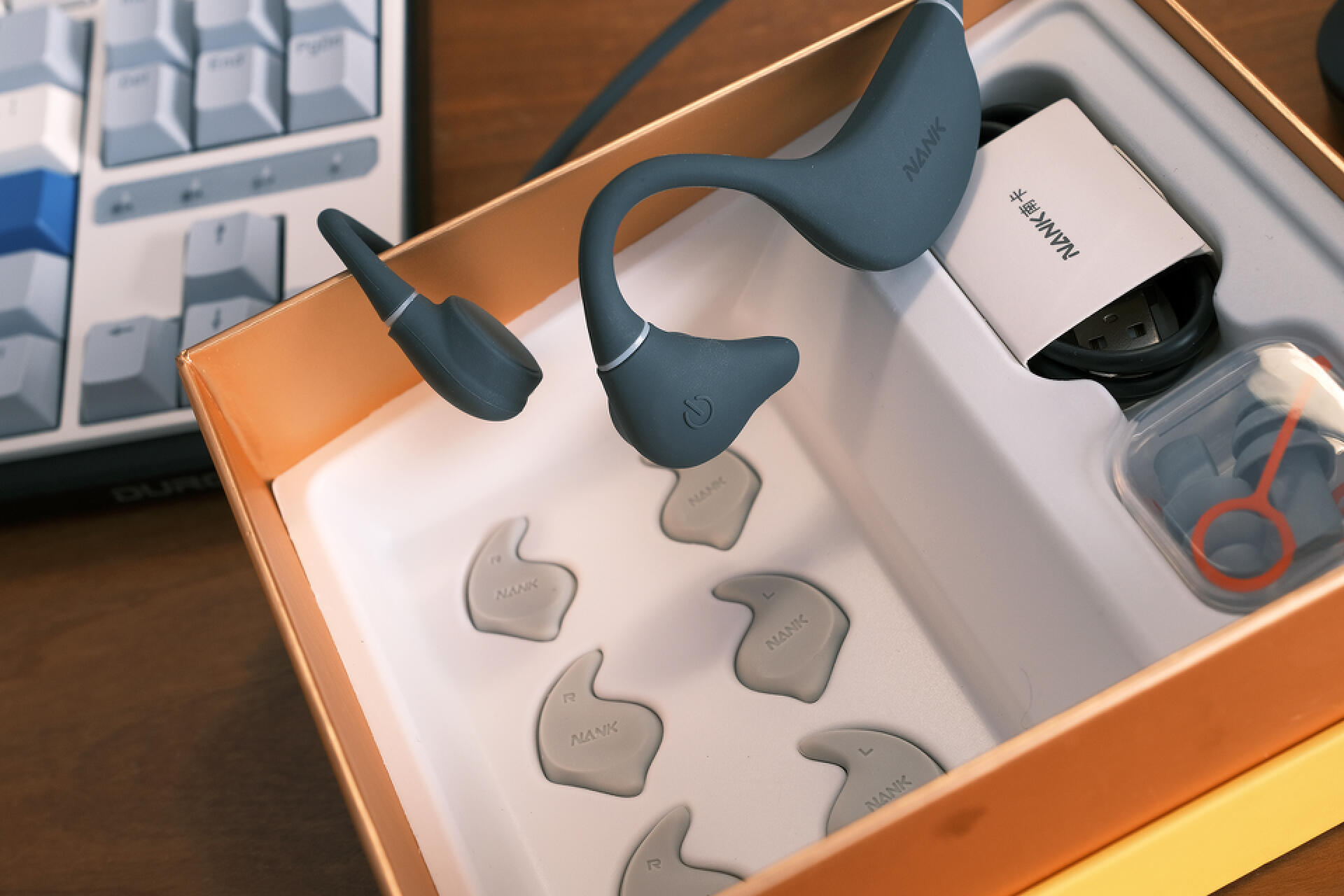 全震指向性发声，南卡Runner Pro4骨传导耳机，蓝牙5.3，劲爆低频