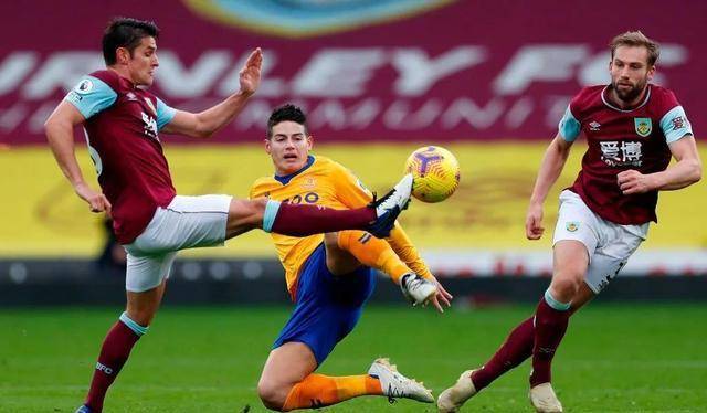 23岁神锋轰11球再甩开孙兴慜,独占英超射手榜_埃弗顿_伯恩利_禁区