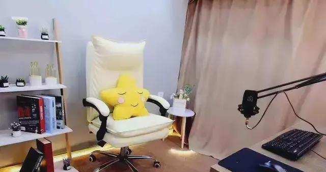 可一些居心不良的粉丝却打起了女主播的歪主意