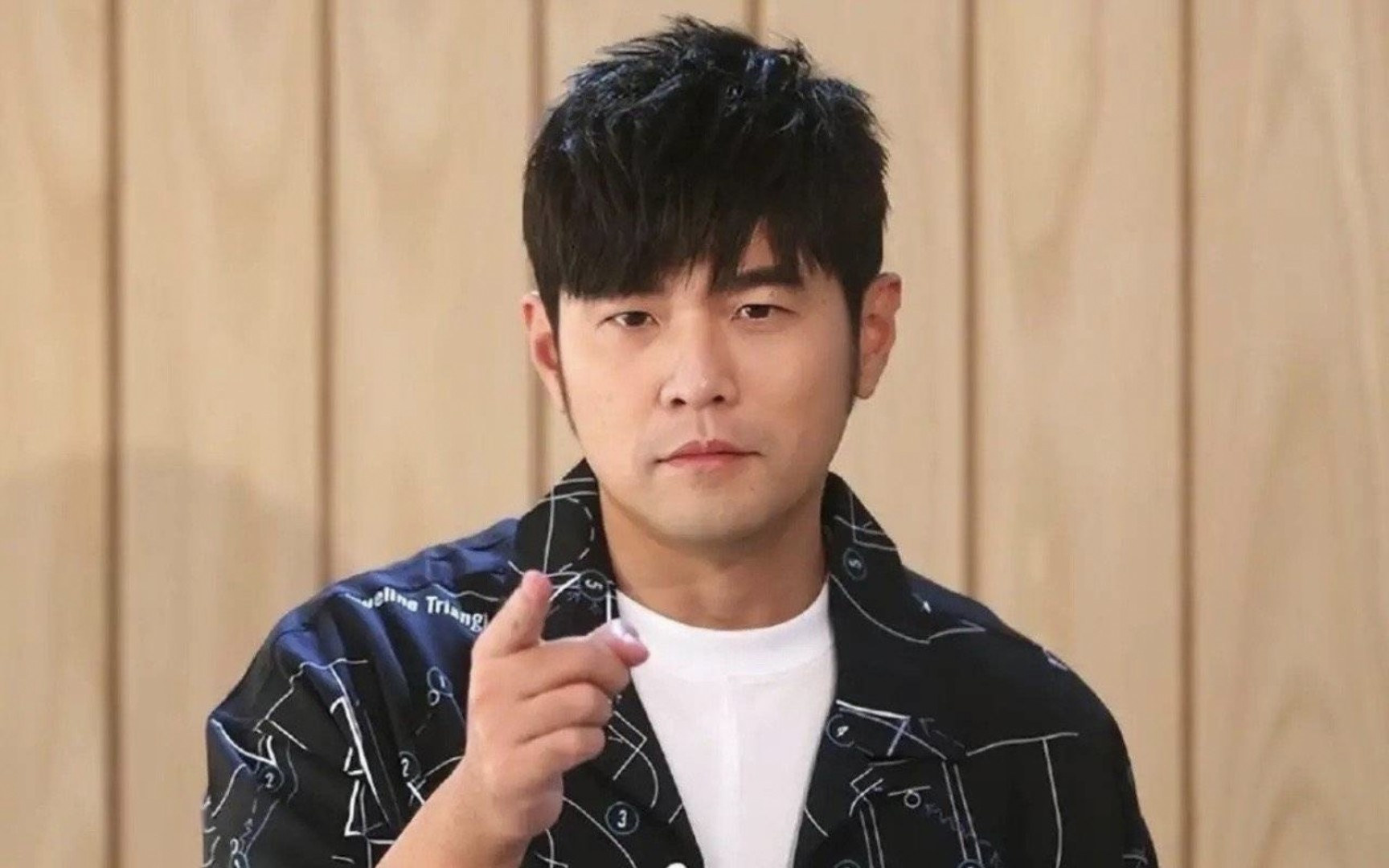 周杰伦悉尼演唱会严重超时,主办方将被罚款,杰伦称:歌迷开心就好_时间