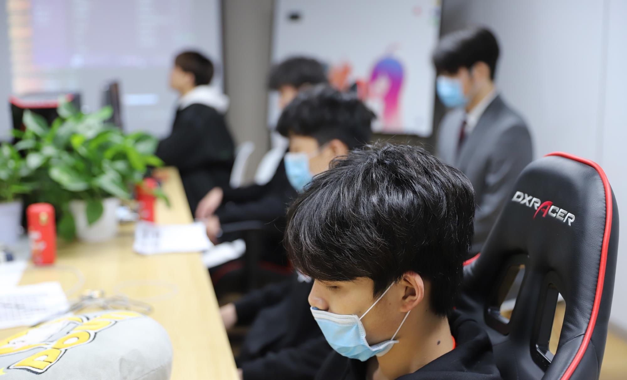 久诚也难阻dyg"高开低走"的传统?林教练说完赛季目标,五连胜就断了!