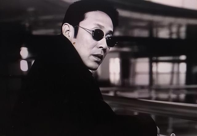 娱乐圈又爆丑闻,一线男星私生活混乱,资深男演员有4位小三_陈道明