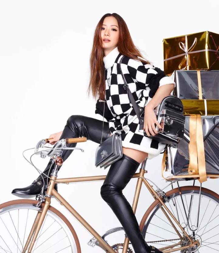 孙芸芸的ins中发现,无论在什么样的情况,她对自己各方面都很注意,照片