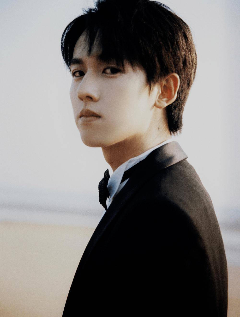 爱好:摄影体重:63kg张耀个人档案