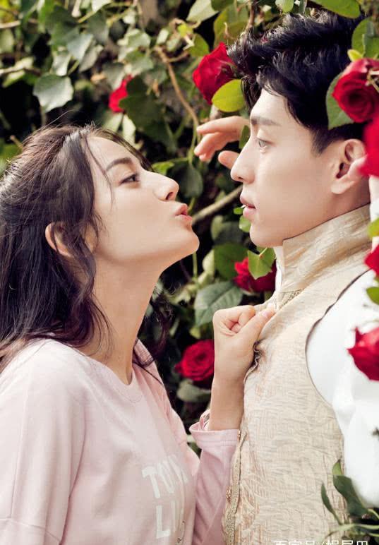 《一千零一夜》热巴与邓伦的十张合影,图2吓坏邓伦,图9甜蜜暴击_眼神