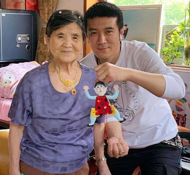 杨子90后妈妈是"工具人",明星唯利是图的面孔展现得淋漓尽致_直播