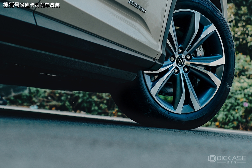 迪卡司改装案例——雷克萨斯RX450H升级AP-racing-9560大六活塞卡钳套装_搜狐汽车_搜狐网