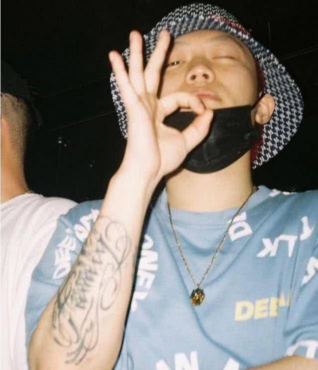 说起pgone,相信很多人都是从李小璐做头发事件才得知