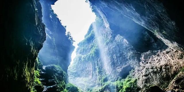 地質遺蹟資源豐富,溶洞,飛瀑,峰叢,窪地等集天坑,洞穴,峽谷,大巴山自