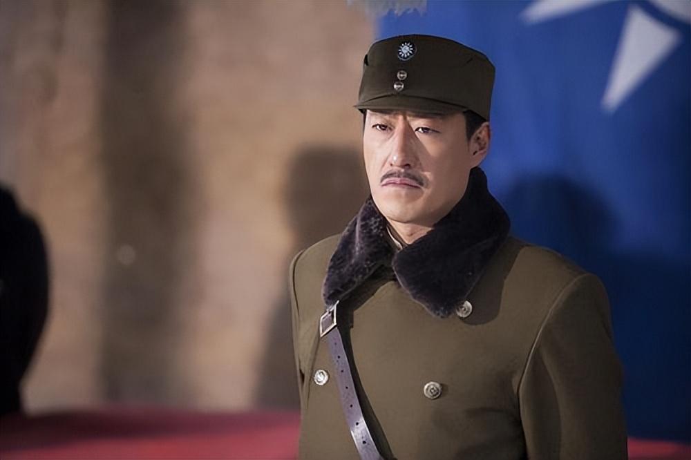 飞将军蒋鼎文打仗不行,却热衷于狂赌烂嫖,还因此染上了性病_蒋介石