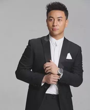 释小龙:是非常火的童星,为何多年不拍戏,网友:你看他爸是谁?