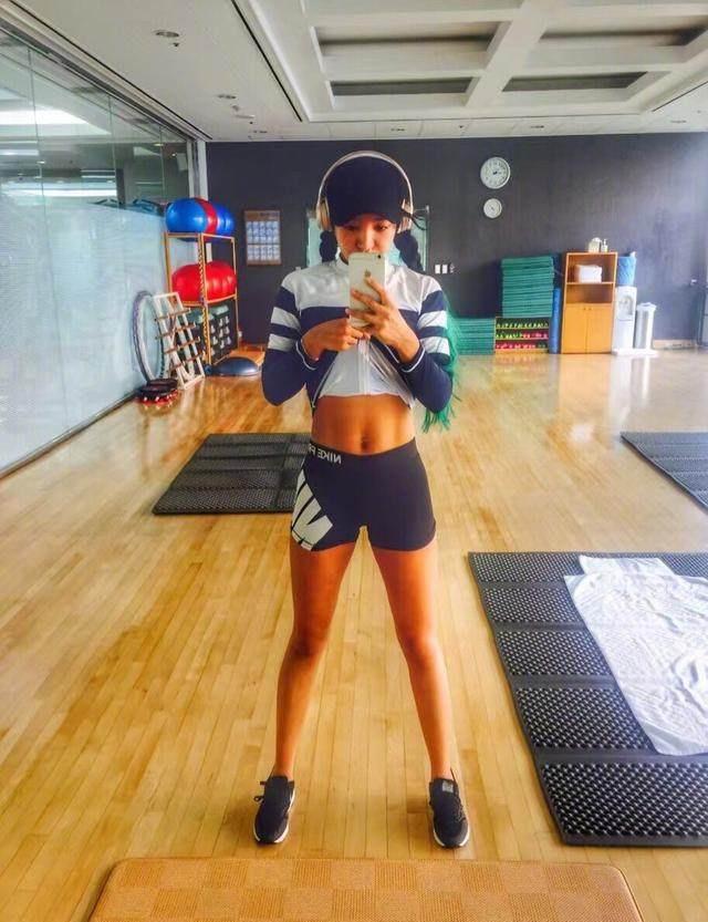 骗谁都不要骗网友,江映蓉变健身达人,网友一个照片将她打回原形_时尚