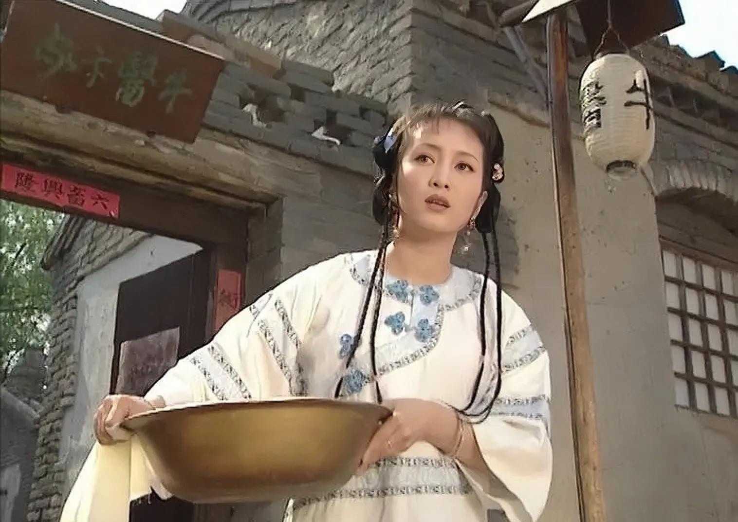 一部《聊斋先生》聚集众多女星,胡静牛莉绝美造型更是招人稀罕_剧中