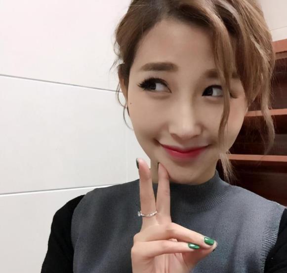 演数字小姐被说,主持人张朱皓然回应,网友却认为是自我营销_视频_台词