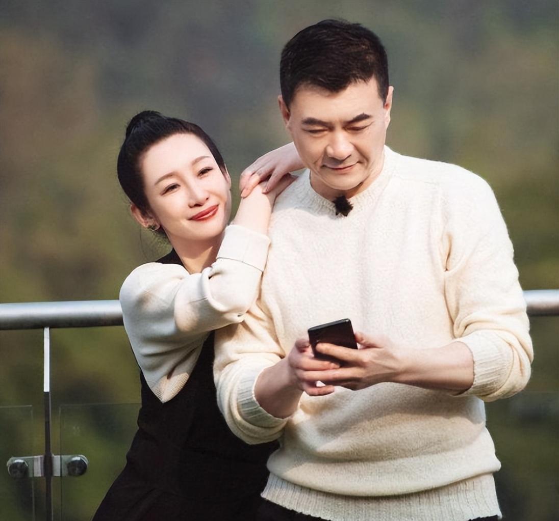 演员王新军:成名后分手妻子,却把秦海璐宠成公主,前妻至今单身_唐静