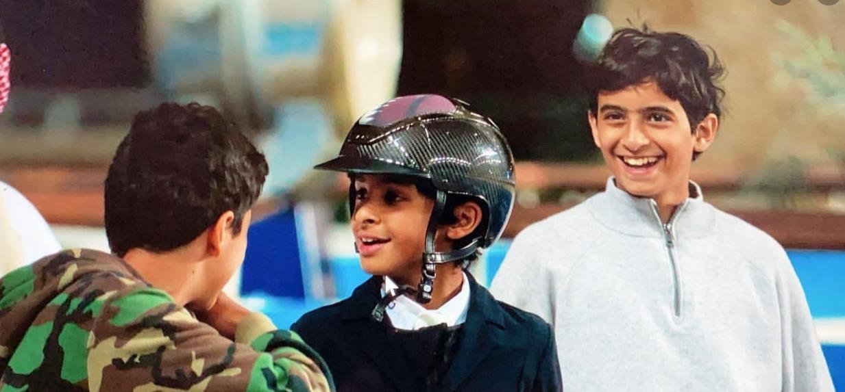 穿西服皮靴参加马术比赛,侧颜像阿奴德王妃_阿卜杜拉_公主_国王