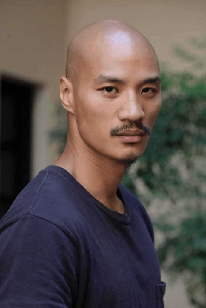 菲律宾光头男模复出,阳刚直男风格再度回归时尚圈_juan_roldan_paolo