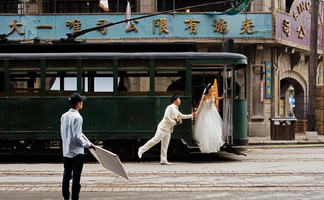 这部被低估的电影,曝光了上海的一处宝藏胜地_乐园_肖央_刘德华