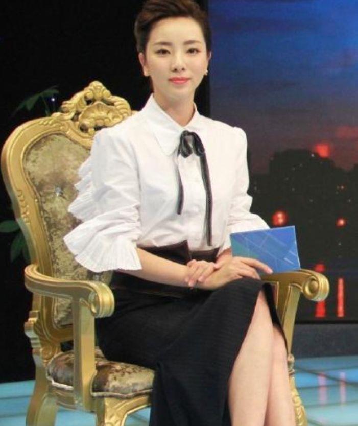 李姐_感觉_坐姿