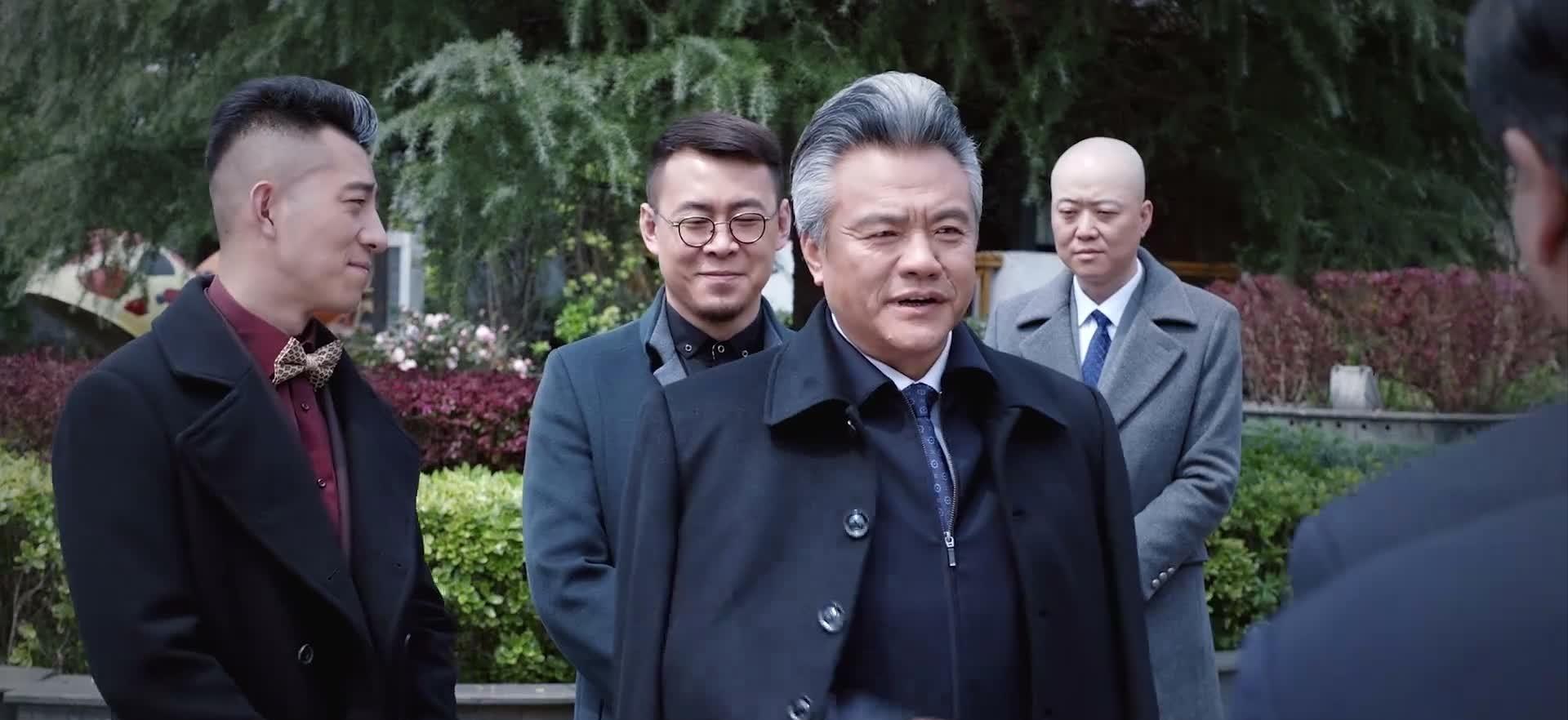 省委副书记竟然搞"公鸡头"?