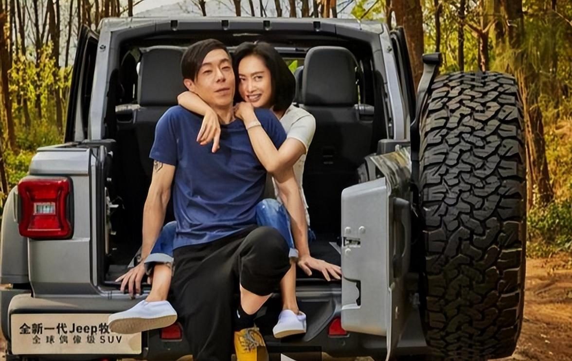 52岁朱茵现状曝光,隐居深山残屋开97年破车,成为娱乐圈的李子柒