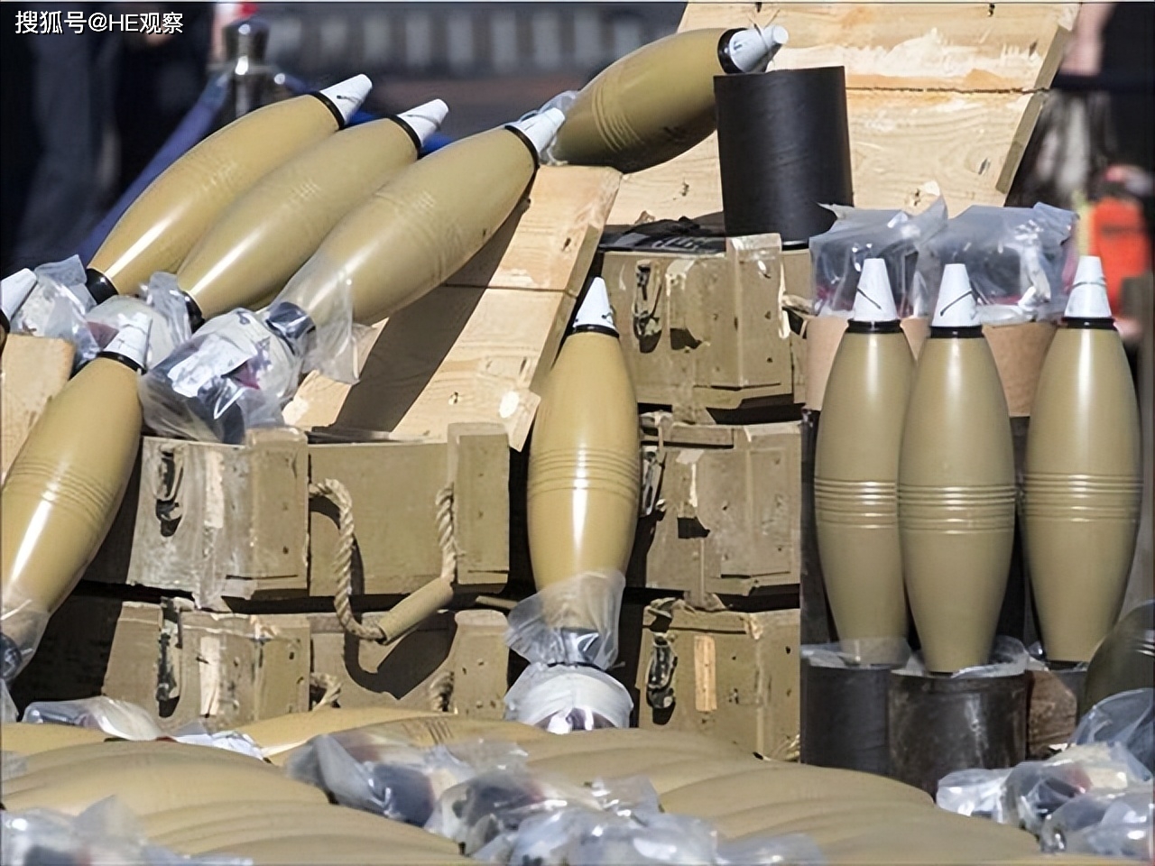 英媒爆料:伊朗已向俄罗斯出售弹药,多达一亿发子弹,30万发炮弹