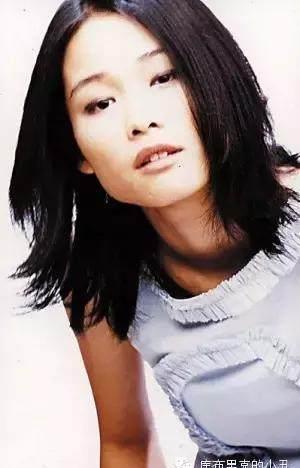 唱陈佳明作品的许美静,唱《城里的月光》这种歌,会有种静中有暖的感觉