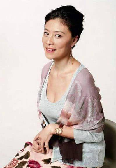 她是国家一级演员,患癌后遭丈夫抛弃,女儿跑龙套和妈妈相依为命