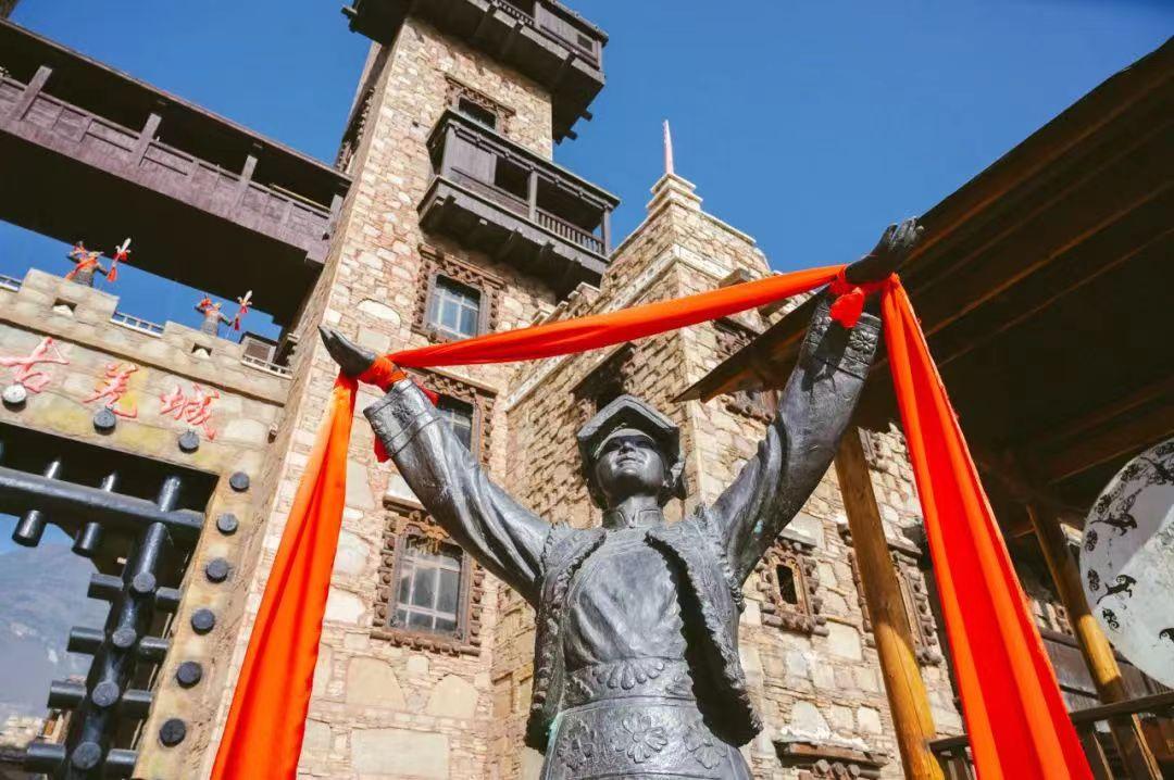 【中国古羌城】逛中国古羌城羌王官寨,揭开羌族神秘面纱!