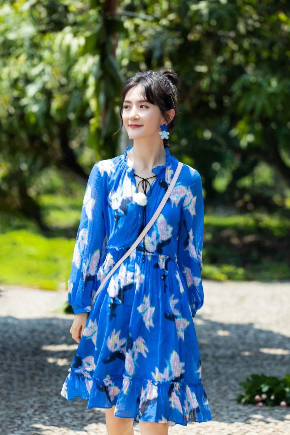 谢娜爸爸:身陷强拆风波凑钱供女儿上学,女儿成名后倾心慈善_何炅_家庭_父母