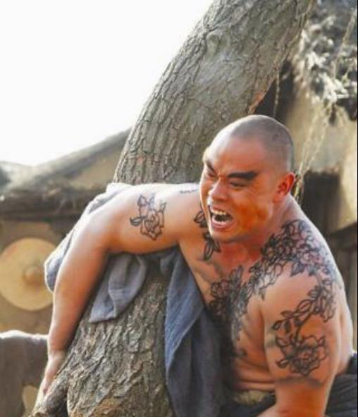 水浒中,鲁智深的戒刀多次被提及,为何对战中却没见他用过?