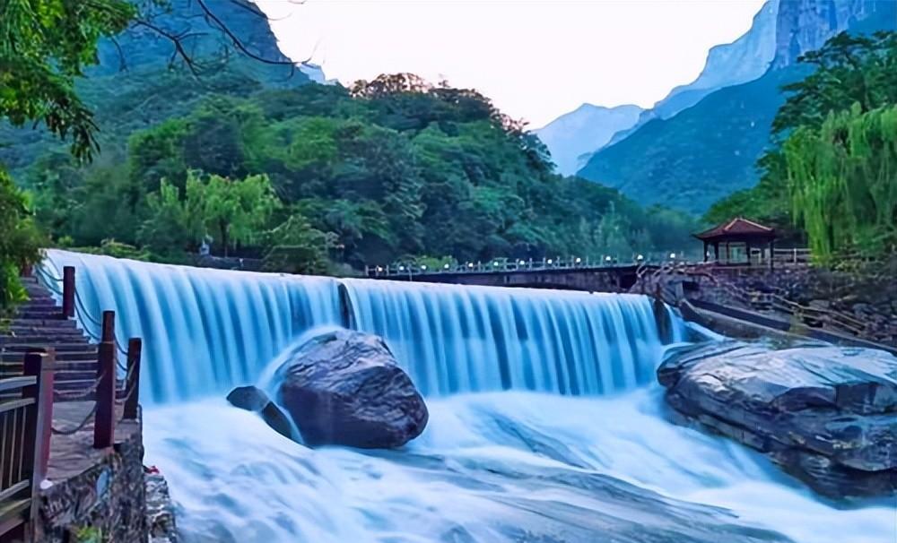 河南郑州登封大熊山景区抽水制造瀑布,再美也是危害