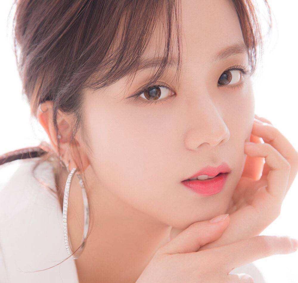 四人四色的blackpink到底为何火遍全球,谁的证件照能惊艳到你?