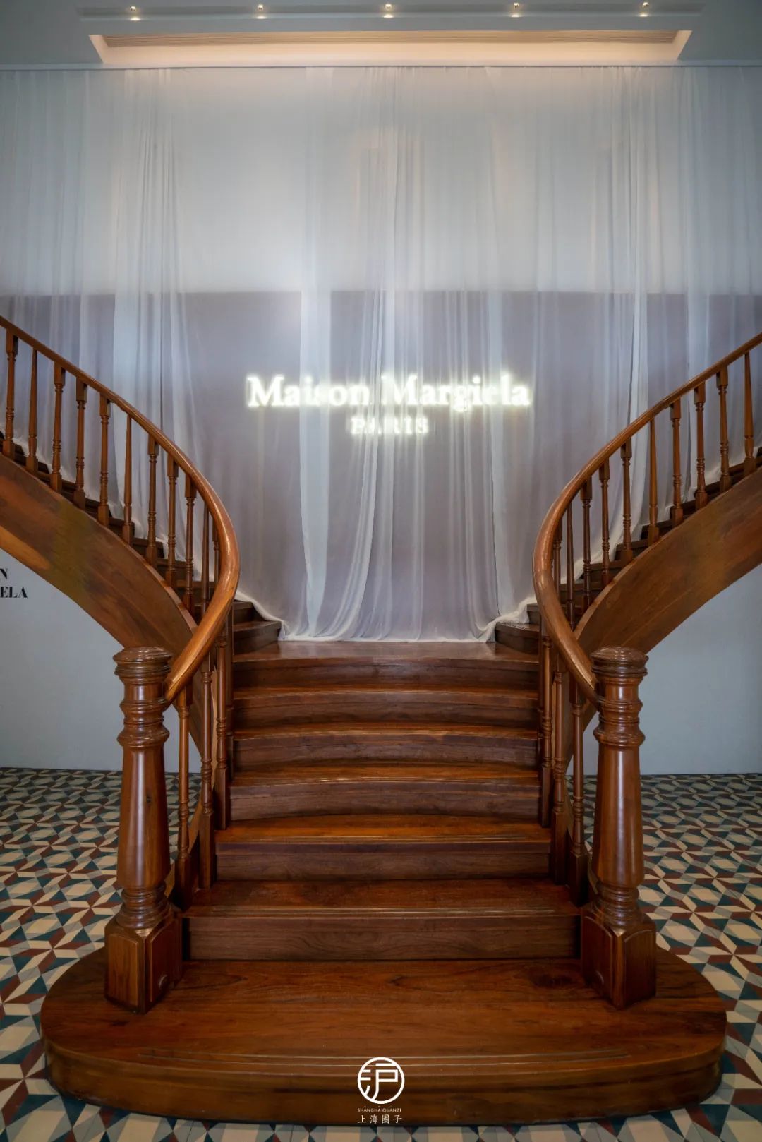 Maison Margiela首进苏州，亮相仁恒仓街。_手机搜狐网