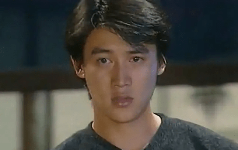 陆毅学生时期旧照,在没有美颜与滤镜的年代,这颜值让人垂涎三尺