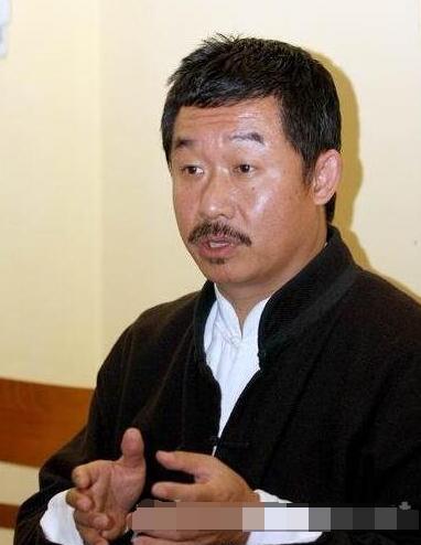 实力派演员刘桦和妻子女儿素颜照曝光妻子文静温柔二人非常恩爱_老婆