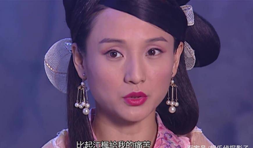 戴吊灯耳环的古装女子,梁小冰清纯乖巧,张馨予妩媚妖娆