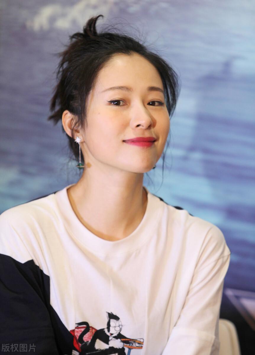 传江一燕隐婚生女无须惊讶,她用最"淡"的脸过着最"艳"的人生_罗红