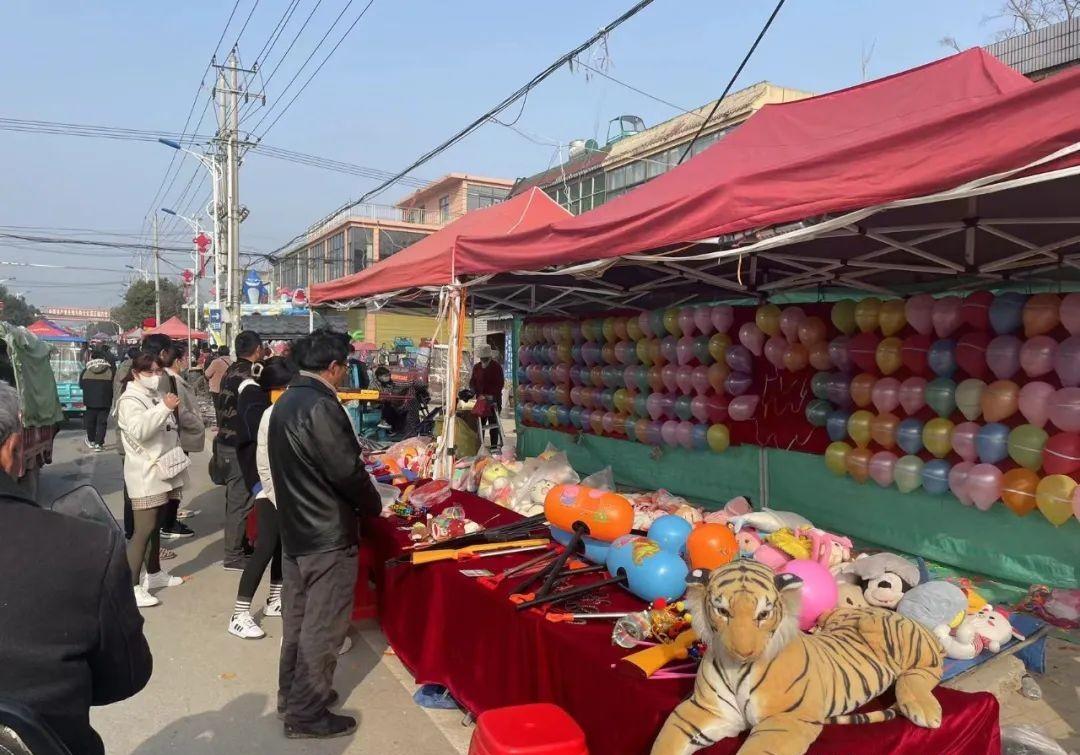 有人凌晨去占位!阜阳这里逢会!太热闹了…_米花_小孩_买的
