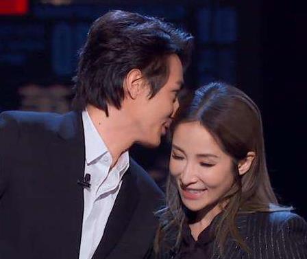 黄皓压力大吐血就医,萧亚轩老母亲式的爱情还能走多远?