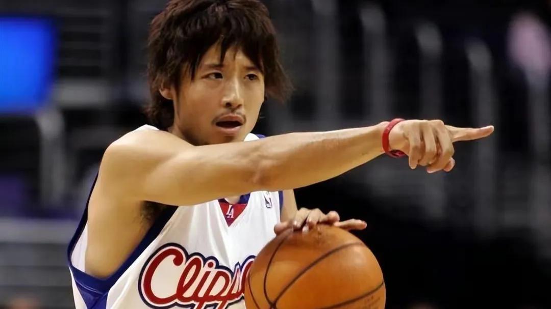 日本男篮水平亚洲二流,但身高仅1米75的田卧勇太为何能打进nba?