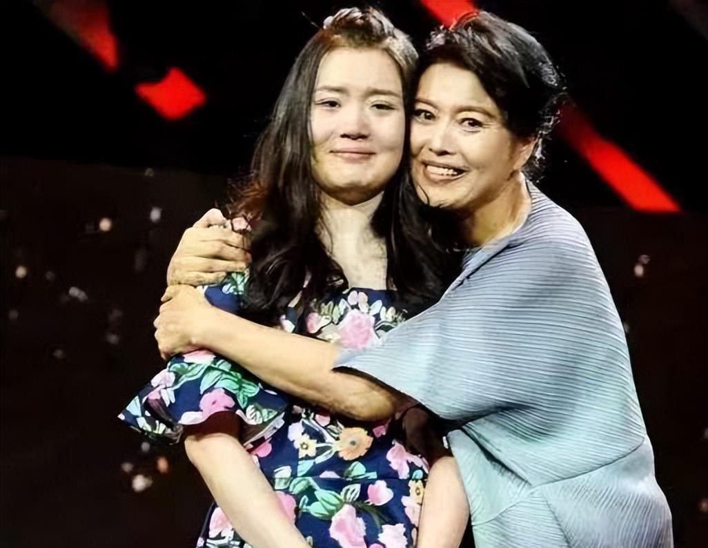 演员丁嘉丽,终究为自己"放纵的过往"付出了代价_胡广川_养母_父母