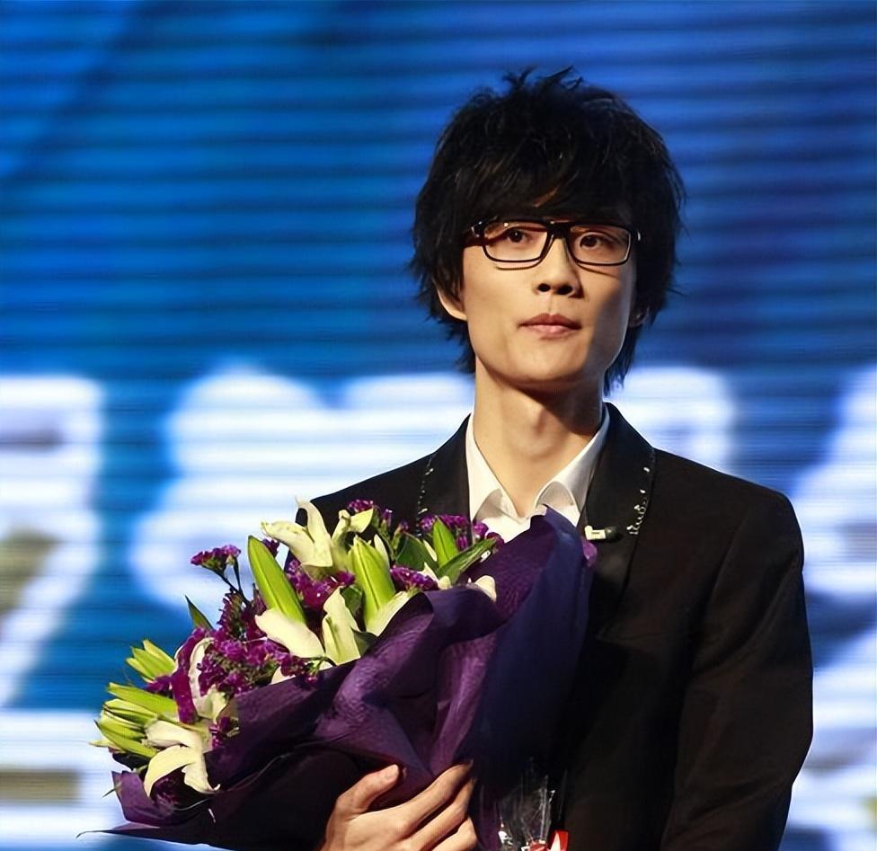 爆红的网络歌手现状:被判刑,英年早逝,令人唏嘘_庞麦郎_作品_东来东往