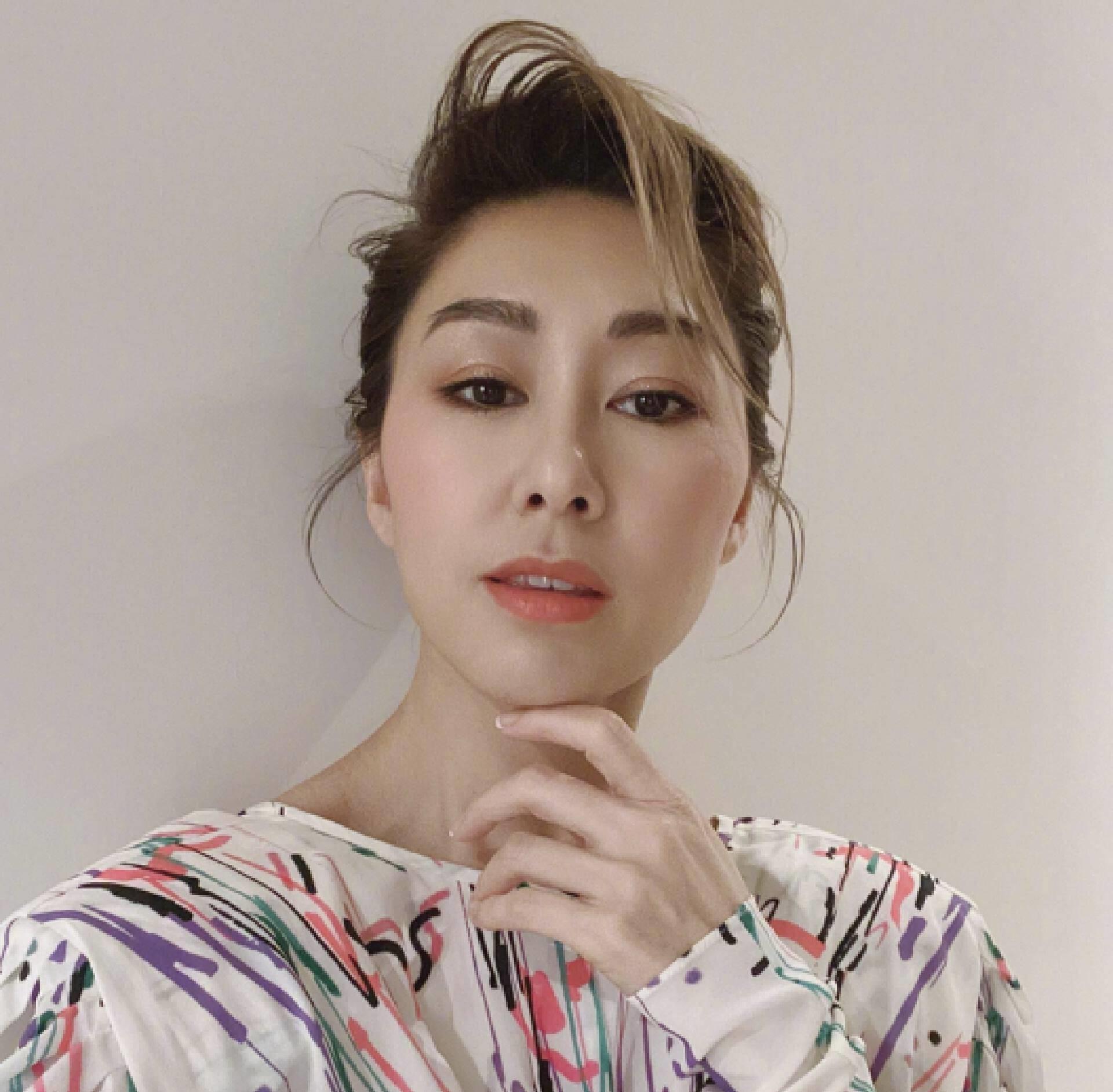 tvb知名视后晒超强背肌,因对另一半要求高至今单身_胡定欣_运动_健身